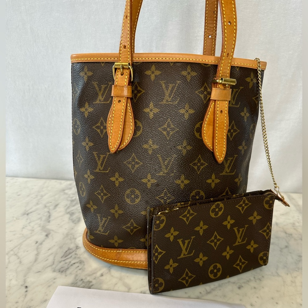 Louis Vuitton petite monogram Bucket Bag